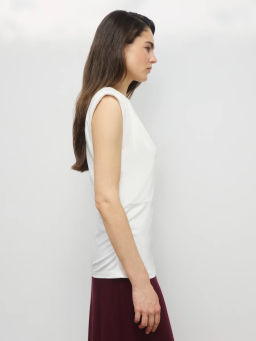 Футболка из вискозы с драпировкой / Zarina фото 4