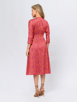 Платье оранжевого цвета длины миди с принтом и V-образным вырезом - 1001dress фото 4