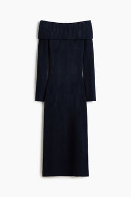 Vestido off-the-shoulder en punto de canal?