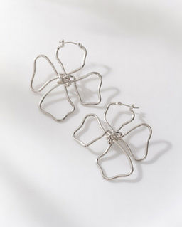 Стильные серьги