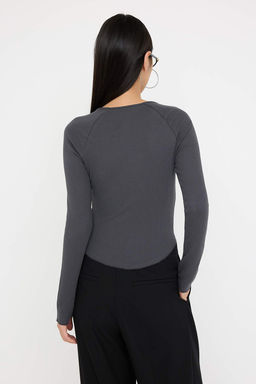 Teen Ac?k Sar? Fitted/Vucuda Oturan Crop/K?sa Orme Bluz TWOAW26BZ00080 - Trendyolmilla фото 10