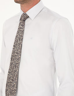 Светло-серая базовая рубашка приталенного кроя с длинным рукавом - Cacharel фото 7