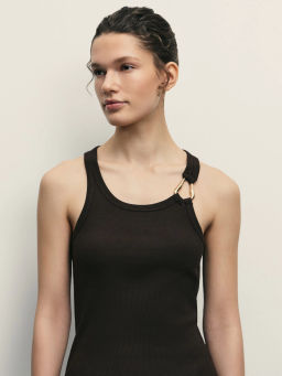 Топ с декоративным элементом / Zarina  фото 7