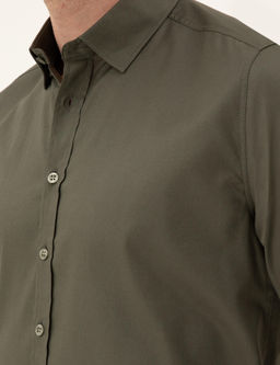 Рубашка приталенного кроя цвета хаки из смесового хлопка - Cacharel фото 7