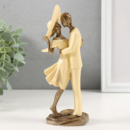 Фигурка полистоун Пара в бежевом. Любовь, 7.5?5.5?19 см