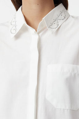 Ekru Yakada Serit Tas Detayl? Oversize / Genis Kal?p Dokuma Gomlek TWOAW25GO00026