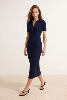 TRENDYOLMILLA Lacivert Maxi Triko Polo Yaka Elbise TWOSS24EL00282  фото 49
