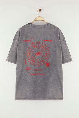 TRENDYOL MAN Antrasit Buyuk Beden Oversize Eskitme/Soluk Efekt Galaksi Bask?l? T-Shirt TMNSS25BF00039 - Trendyolmilla фото 2