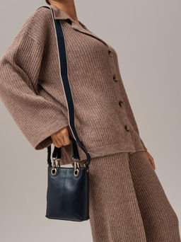 Сумка кожаная кросс-боди Deboro 30347 синие чернила/фавола