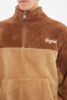 TRENDYOL MAN Camel Unisex Oversize/Genis Kesim Renk Blok S?cak Tutan Pelus Sweatshirt TMNAW22SW1477 - Trendyolmilla фото 9