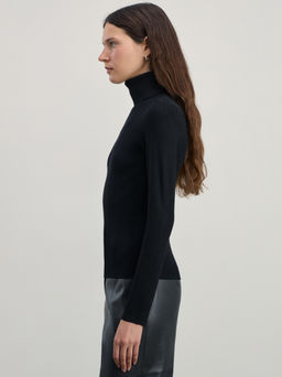 Джемпер с высоким воротником в риб / Zarina  фото 4