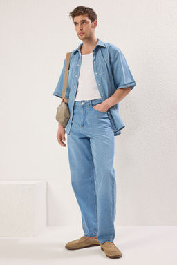 TRENDYOL MAN Ac?k Mavi Ince Kumas Baggy Fit Jeans Kot Pantolon TMNSS25JE00004