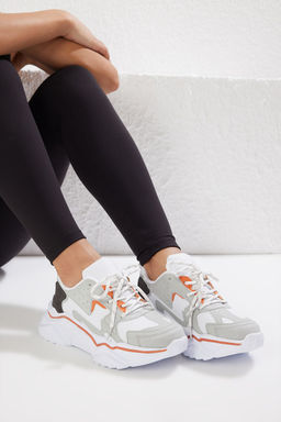 Trendyol Shoes Gri Kontrast Renk Bloklu Kad?n Kal?n Taban Spor Ayakkab? TAKSS25SN00002 - Trendyolmilla фото 3