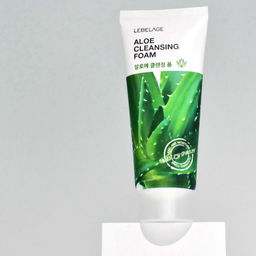 Lebelage Пенка для умывания с экстрактом алоэ вера / Aloe Cleansing Foam, 100 мл