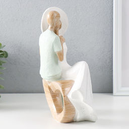 Фигурка полистоун «Ретро. Влюблённые сидят на сердце», бело-зелёный, 18×11×23.5 см