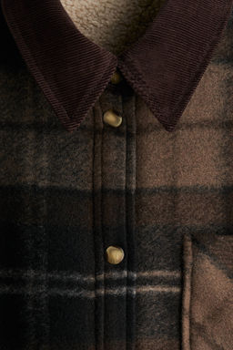 Chaqueta camisera con forro en borreguito - H&m фото 8