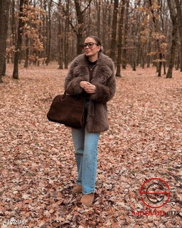 Женская шуба из искусственного меха