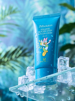 Jmsolution Охлаждающий солнцезащитный крем / Edelweiss Glacier Water Alps Moist Suncream Snow SPF50+/PA++++ Disney Daisy Duck, 50 мл