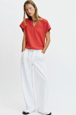 CAMISETA R?STICA ESCOTE PICO / Coral