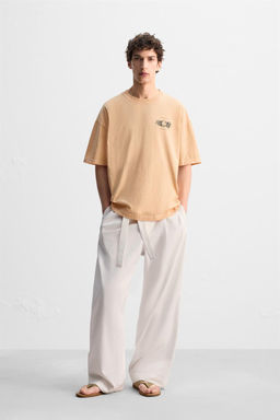 T-SHIRT WITH CONTRAST GRAPHIC