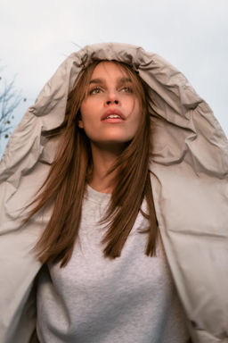 WATER-REPELLENT QUILTED HOODED JACKET