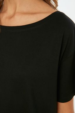 Siyah %100 Pamuk Oversize/Genis Kal?p Kay?k Yaka Orme T-Shirt TWOSS20TS0140