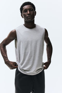 Camiseta de deporte con DryMove Regular Fit - H&m фото 8