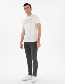 Beyaz Slim Fit Bisiklet Yaka Desenli T-shirt