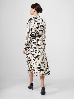 Платье из принтованной атласной ткани