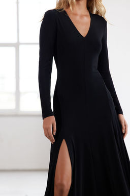 TRENDYOLMILLA Limited Edition Siyah V Yaka Skater/Belden Ac?lan Esnek Maxi Orme Elbise TWOAW25EL00299 фото 3