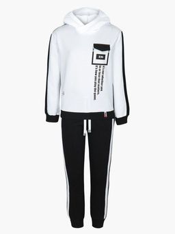 Костюм спортивный