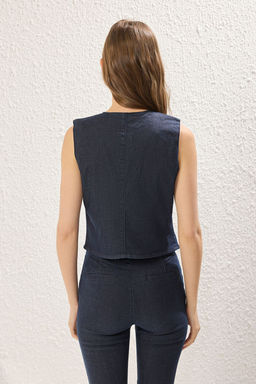 TRENDYOLMILLA Koyu Mavi Crop Fitted Denim Yelek TWOSS25YE00002  фото 4