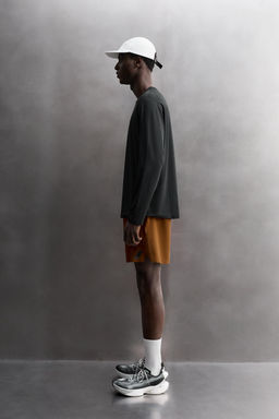 CAMISETA T?CNICA B?SICA MANGA LARGA / Negro - Zara фото 4