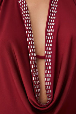 TRENDYOLMILLA Lacivert Degaje Yaka Derin Dekolteli Parlak Tas Detayl? Orme S?k Abiye Elbise TPRSS25AE00004 фото 4