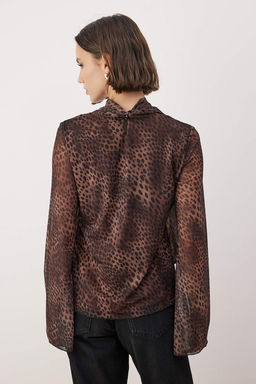 Siyah Fitted Animal Bask?l? Overlok Detayl? Tul Esnek Orme Bluz TWOAW26BZ00327 - Trendyolmilla фото 4