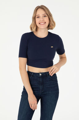 Женская темно-синяя футболка Неожиданная скидка в корзине