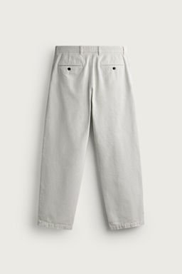 PANTAL?N CHINO STRAIGHT FIT PLIEGUES / Gris