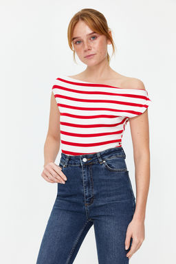 K?rm?z? Cizgili Kay?k Yaka Fitted Viskoz/Yumusak Kumasl? Esnek Orme Bluz TWOSS24BZ00090