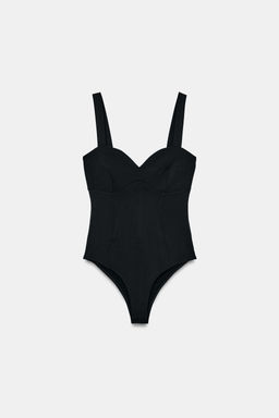 BODY TIRANTES ESCOTE CORAZ?N / Negro