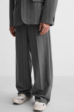 WIDE-FIT PLEATED TROUSERS - Zara фото 5