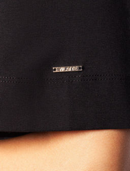 D49.978 Футболка женская черный_own your magic