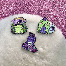 Брошь-значок Witch frog - Купи слона фото 2
