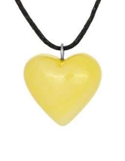 Сердце из натурального цельного молочно-медового янтаря на шнурке