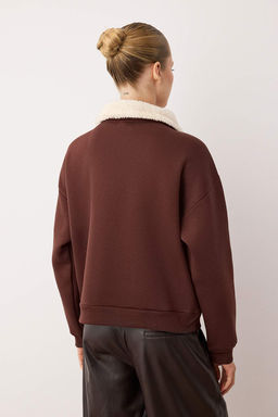 Kahverengi Oversize Kal?p Yakada Pelus Detayl? Kal?n Ici Polarl? Orme Sweatshirt TWOAW26SW00146 - Trendyolmilla фото 4