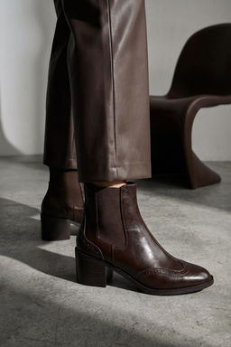 Kahverengi Lastik Detayl? Kad?n 6,5 cm Blok Topuklu Bot TAKAW26BO00089