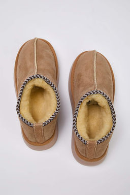 Kum Rengi Nak?s Detayl? Ici Kurklu Kal?n Taban Kad?n Bilekte Terlik Bot TAKAW26BO00003