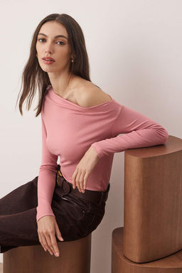 Gul Kurusu Duz Premium Yumusak Kumasl? Fitted/Vucuda Oturan Kay?k Yaka Orme Bluz TWOAW24BZ00227