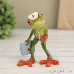 Фигурка Лягушка врач 11,5 см / YX183 /уп 36/