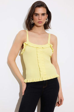 Limited Edition Sar? Havuz Yaka Vucudu Saran Crop Triko Ince Bluz TWOSS26BZ00304