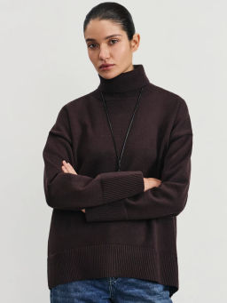 Джемпер из вискозы с воротником-стойкой  Zarina